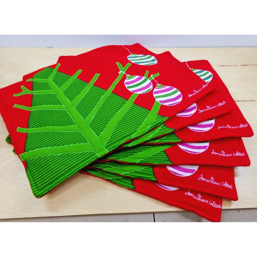 Jonathan Adler Happy Home Christmas Jing a Bling Felt Placemats 13 x 19 Lot of 6